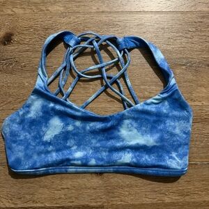 Lululemon Athletica free to be wild tie dye blue white sports bra size 8